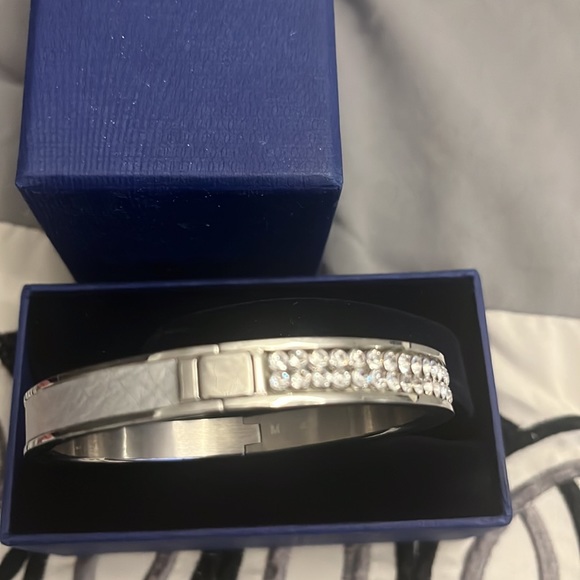 NWOT SWAROVSKI INTERVALE SILVER BANGLE 🔥🔥 - Picture 10 of 11